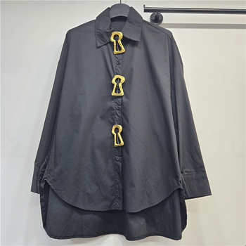 Ženska košulja s polo ovratnikom, ležernog kroja, dugi rukavi, trodimenzionalni kroj, prednje zatvaranje s metalnim kopčama