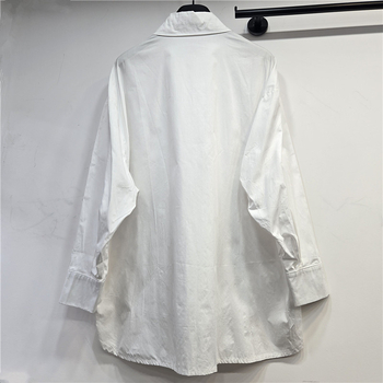 Ženska košulja s polo ovratnikom, ležernog kroja, dugi rukavi, trodimenzionalni kroj, prednje zatvaranje s metalnim kopčama