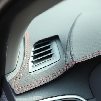 Matrica za ploču automobila od mikrovlaknaste kože (Materijal: Mikrovlakna koža; Pogodno za sve sezone; Stil: 002; Ispis logotipa: Da; Prilagođavanje: Da)