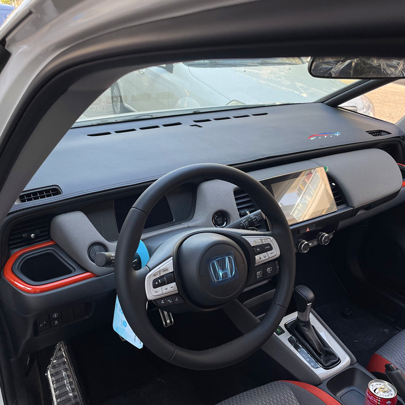 Подложка за табло за защита от слънце — универсална за четири сезона, микрофибърна кожа, отпечатано лого, Foot Jie long