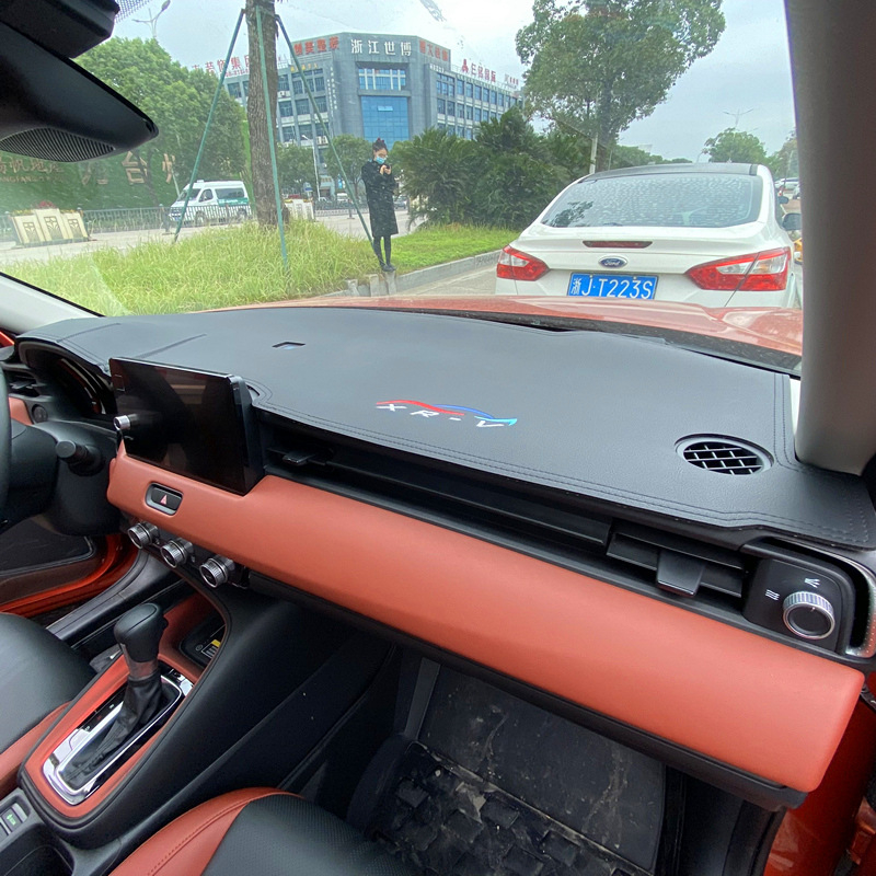 Kožna univerzalna zaštitna podloga za unutrašnjost automobila, zaštita od sunca, četiri sezone, s otisnutim logom