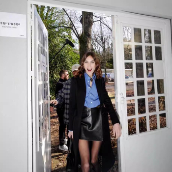 Ženska pamučna košulja, slobodan kroj, dugi rukavi, ovratnik s reverom, prednje dugme, 95% pamuka