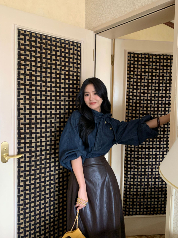 Ženska džins košulja sa stojećim ovratnikom, široka silueta, dugi rukavi, šavovi dekorativni, 95% pamuk
