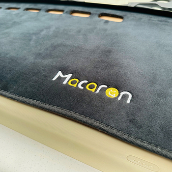 Maidali plišani tapis za ploču automobila, protuklizni, dekorativno skladište za središnju konzolu, univerzalni dizajn za četiri sezone, s logom Maidali