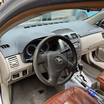 Kožna prostirka za središnju konzolu, zaštita od odsjaja Toyota Corolla 2007–2013