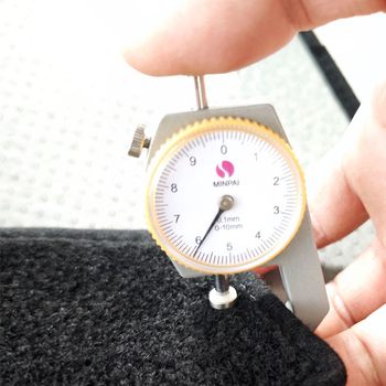 Κάλυμμα ταμπλό αυτοκινήτου από πολυεστέρα — αντιολισθητικό σχέδιο, προστασία για όλες τις εποχές, δυνατότητα εξατομίκευσης