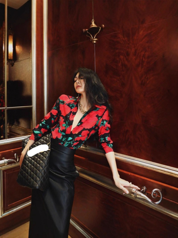 Ženska košulja s retro floralnim uzorkom, duge rukave, polo ovratnik, srednja duljina, poliester materijal