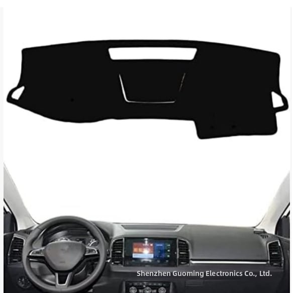 Kryt palubnej dosky pre Skoda Karoq 2017–2022; všetky ročné obdobia, materiál polyester-silikón, prispôsobenie, tlač loga, značka Emperor Shang