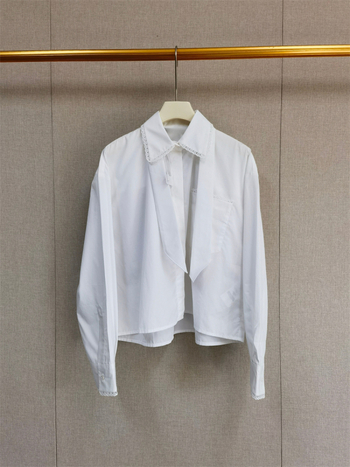 Pamukasta košulja s ovratnikom tipa lapel, dugi rukavi, prednja kopča u jednom redu gumba, standardna duljina, stil patchwork-socialite