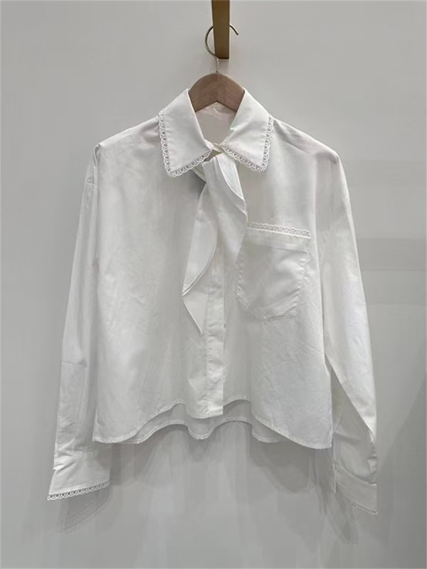 Pamukasta košulja s ovratnikom tipa lapel, dugi rukavi, prednja kopča u jednom redu gumba, standardna duljina, stil patchwork-socialite