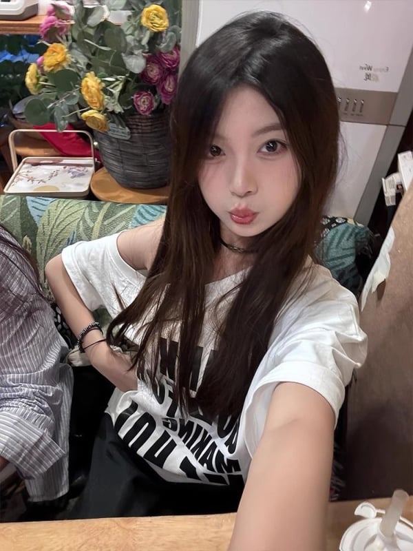 Ženski pamuk majica kratkih rukava, anime print, off-shoulder, nagnuti ovratnik, udoban kroj, korejski stil