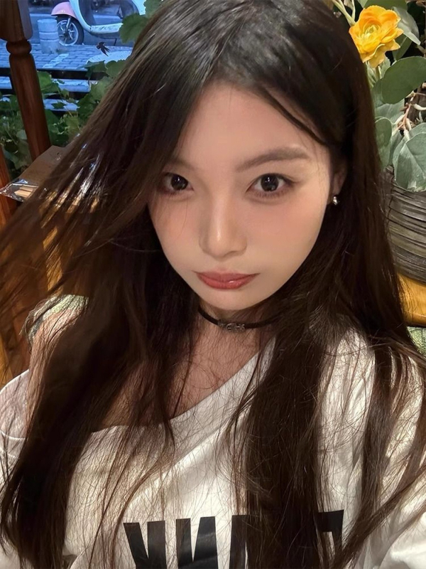 Ženski pamuk majica kratkih rukava, anime print, off-shoulder, nagnuti ovratnik, udoban kroj, korejski stil