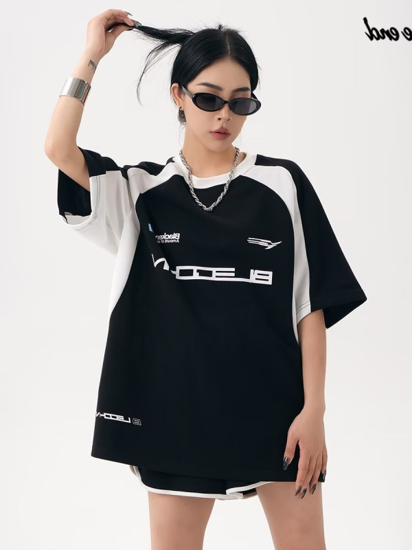 Ženska majica od poliestera, ležernog kroja, geometrijski uzorak, kratke rukave, okrugli ovratnik