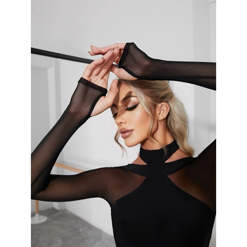 Latin tánc felső melltartó párnákkal, keresztezett pántok, légáteresztő Spandex anyag, A-vonalú szabás, kis gallér, szabványos illeszkedés, termékkód 5659894120