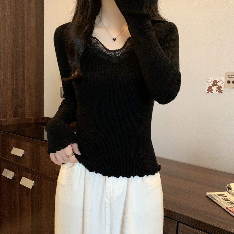 Tricou cu mâneci lungi, croială oversize, decolteu în V, viscoză 90–95% cu dantelă și broderie