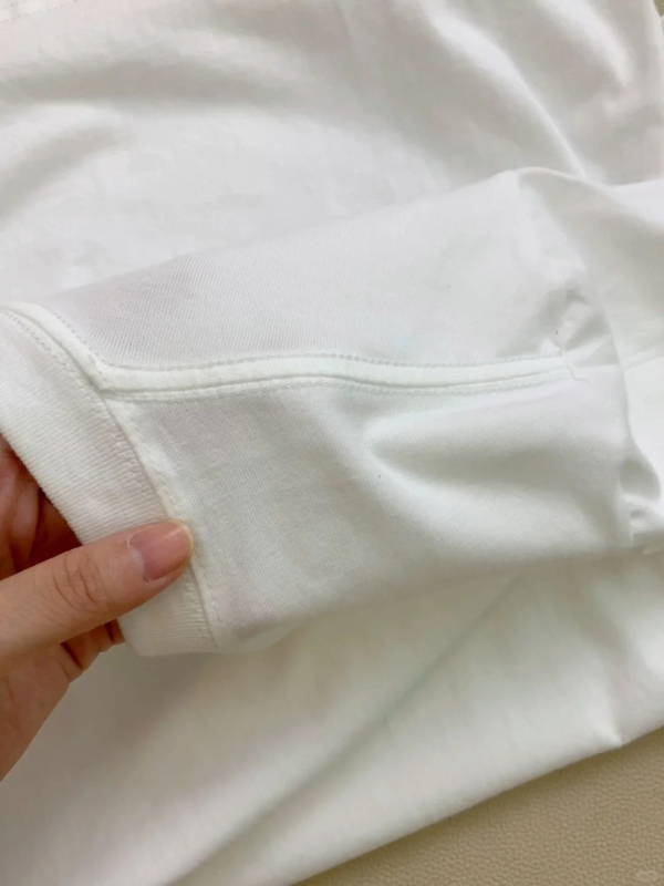 Ženski pamučni T-shirt s tiskom slova, udoban slobodan kroj, kratki rukavi, okrugli izrez, 95% pamuk, proljeće 2025