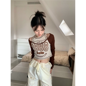 Poliészter női hosszú ujjú felső szöveges mintával, karcsú fazon, kerek nyakú, rövid hosszúságú 40–50 cm, városi stílus