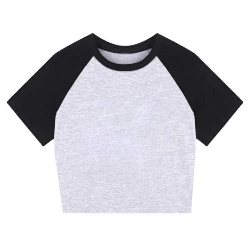 Majica s color-block dizajnom, uski kroj, okrugli izrez, kratki rukavi, 80–90% pamuka i elastan <30%