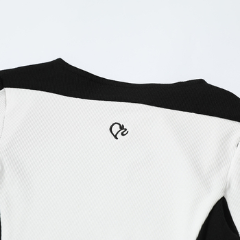 Női színblokkolt vállú rövid ujjú póló, pull-over stílusú, street hipster, slim fit (Fő anyag: pamut és elasztán 50–70%; Gallér: kerek; Ujj: rövid; Hossz: normál 50–65 cm)