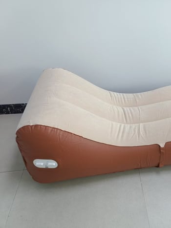 Naduvani kauč- ležaljka s pliš površinom, jednim klikom automatsko napuhavanje, za unutarnju i vanjsku upotrebu, PVC, dimenzije 180×75×48 cm