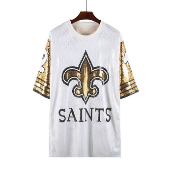 Női kereknyakú rövid ujjú T-shirt betűs mintával; anyaga poliészter 90–95%; street hipster stílus; nyomtatási/festési folyamat.