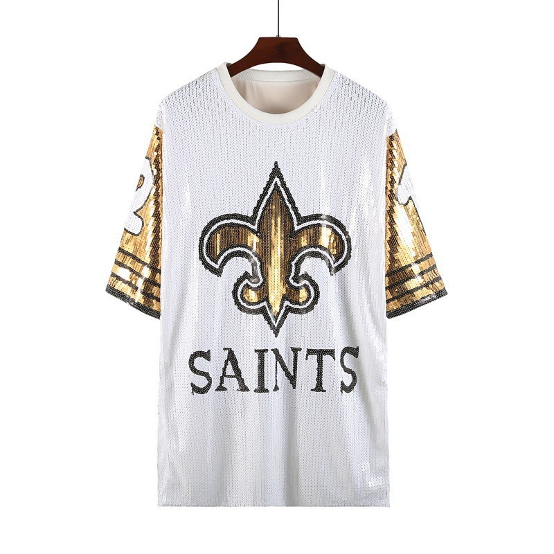 Női kereknyakú rövid ujjú T-shirt betűs mintával; anyaga poliészter 90–95%; street hipster stílus; nyomtatási/festési folyamat.