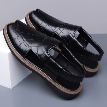 Férfi szandálok, felső rész szintetikus mikroszálból, gumitalp, fűzővel záródó, üzleti stílus vastag talppal.