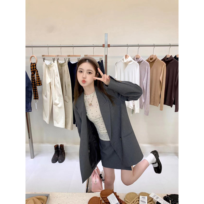 Majica s točkicama, okrugli izrez, dugi rukavi, uski kroj, japansko-korejski stil