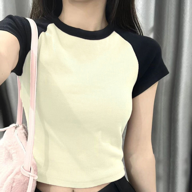 Футболка с цветни блокове, къс ръкав, слим фит, кръгло деколте, памук-еластан