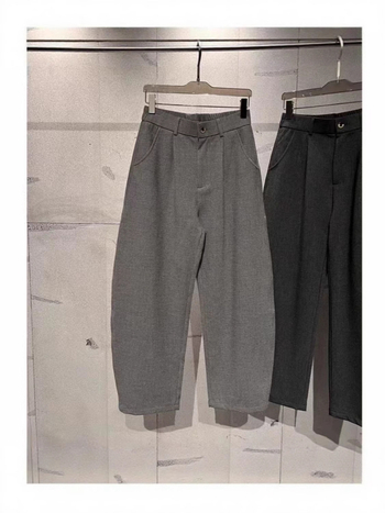 Pantaloni jogger pentru bărbați, croială lejeră, talie înaltă, închidere cu șnur, amestec din bumbac cu elastan, buzunare multiple