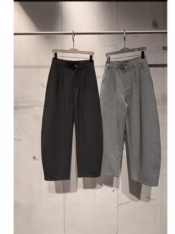 Pantaloni jogger pentru bărbați, croială lejeră, talie înaltă, închidere cu șnur, amestec din bumbac cu elastan, buzunare multiple