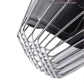 Kovová maska na psa s funkciou proti uhryznutiu a štekaniu; univerzálna veľkosť pre psy; umožňuje pitie vody.