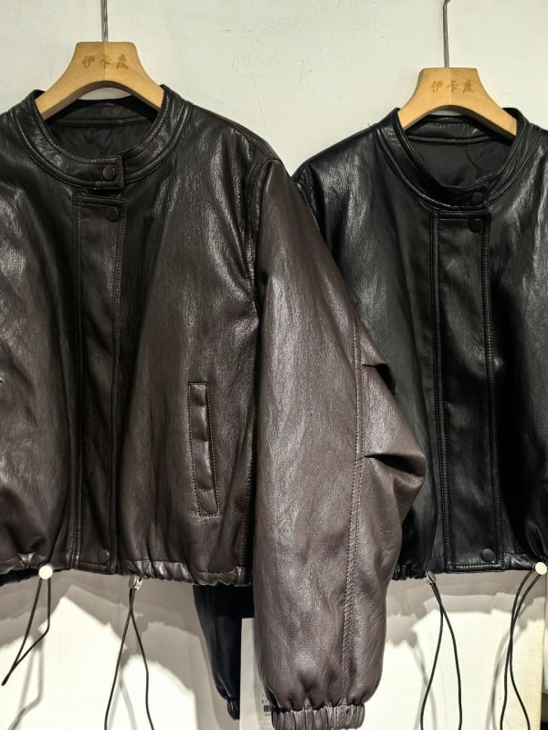 Ženska jakna od umjetne kože – opušten kroj, okrugli ovratnik, jednoredno kopčanje na gumbe, casual japansko-korejski stil, jesen 2025