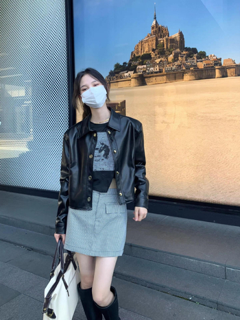 Geacă de piele pentru femei – croială Slim, lungime ultra- scurtă, guler polo, piele artificială cu spandex, piele spălată