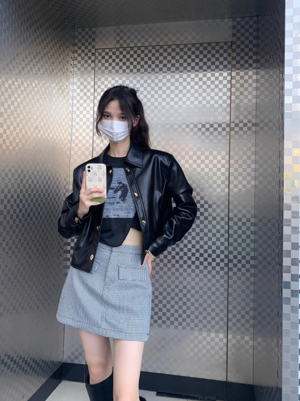 Geacă de piele pentru femei – croială Slim, lungime ultra- scurtă, guler polo, piele artificială cu spandex, piele spălată