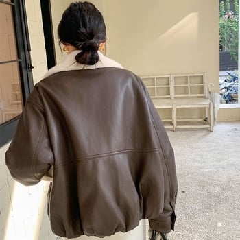 Ženska jakna od lažne kože u stilu bikera-parka, podstavljena flisom, debela, A-silueta, četvrtasti ovratnik, poliester s elastanom