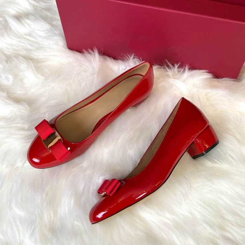 Masnis balerina cipő, kerek orr, felső rész tehénbőr, 3-5 cm sarok