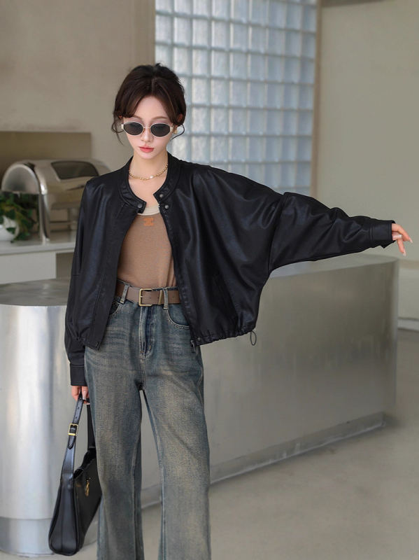 Ženska jakna od umjetne kože, japansko-korejski casual stil, stojeći ovratnik, dugi rukavi, zatvaranje zipom, standardna duljina, zimska 2025