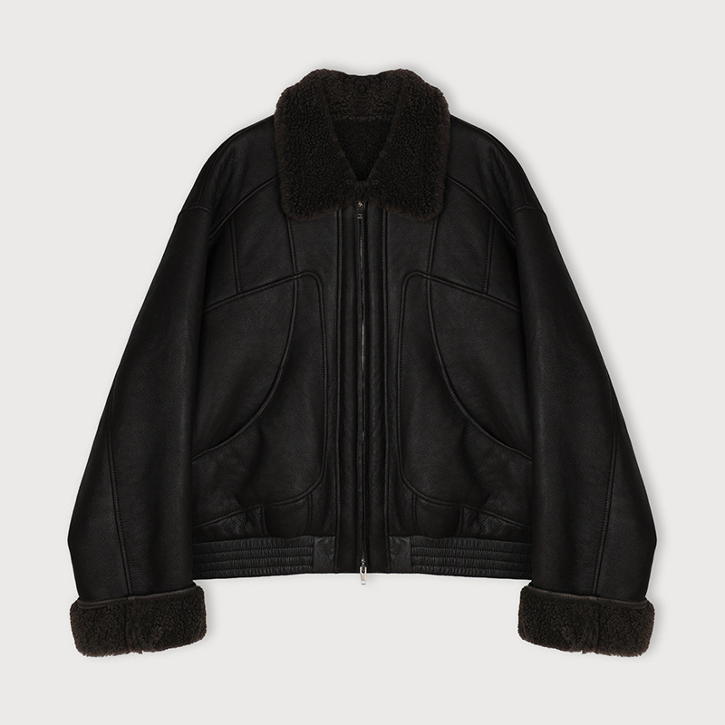 Ethos női műbőr kabát, műbőr prém gallérral, cipzáras zárás, középmagassú hosszúság, lazán szabott