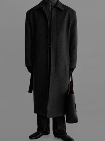 Palton lung bărbați, croială lejeră, închidere cu nasturi, guler rever, țesătură poliester 100%