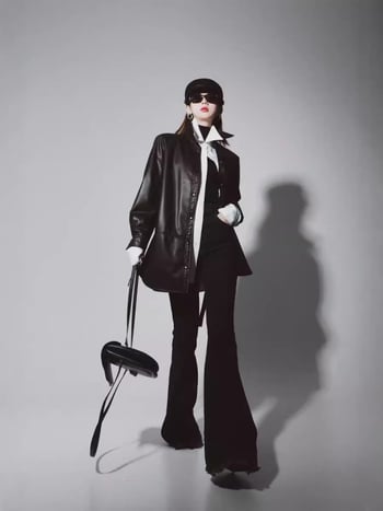 Jachetă din piele de miel pentru femei, decolteu în V, mâneci lungi, stil urban (Primăvara 2024)