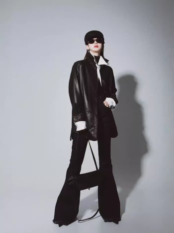 Jachetă din piele de miel pentru femei, decolteu în V, mâneci lungi, stil urban (Primăvara 2024)