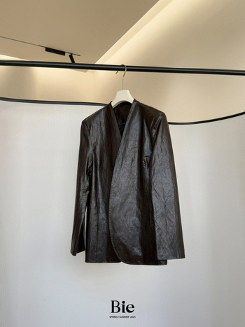 Geacă de piele ecologică PU, fără guler, croială lejeră, mâneci lungi, lungime medie (65–80 cm)