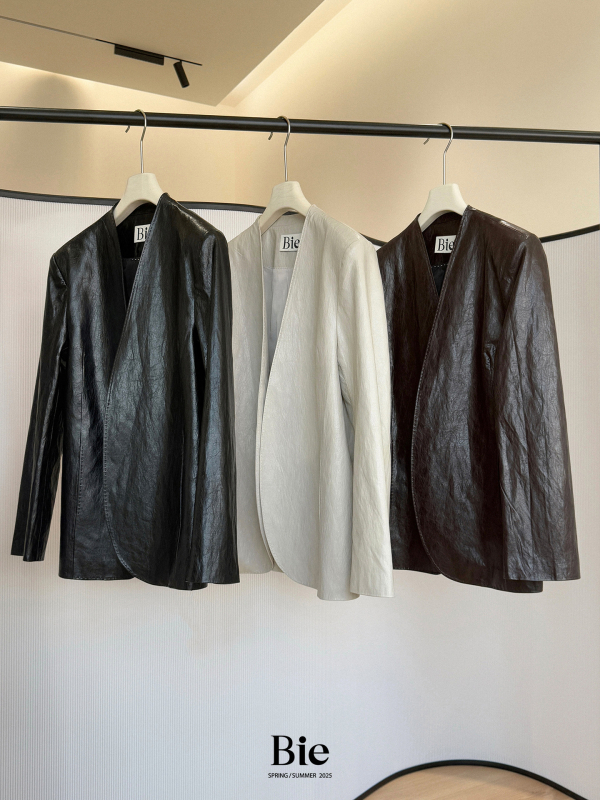 Geacă de piele ecologică PU, fără guler, croială lejeră, mâneci lungi, lungime medie (65–80 cm)