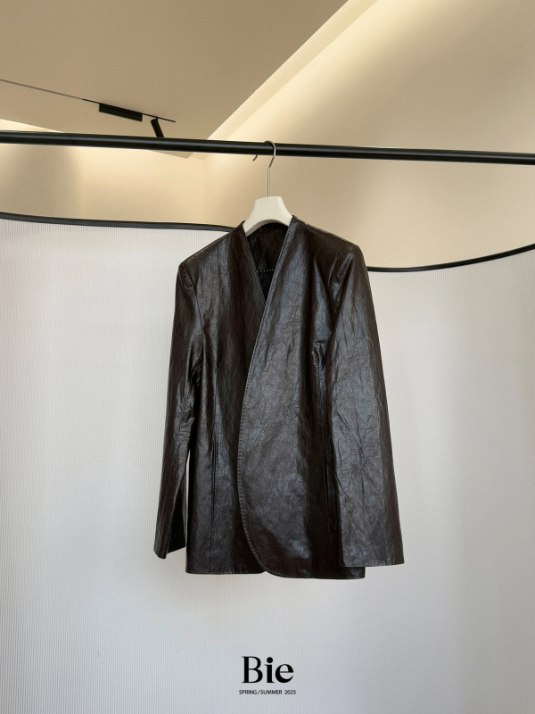 Geacă de piele ecologică PU, fără guler, croială lejeră, mâneci lungi, lungime medie (65–80 cm)