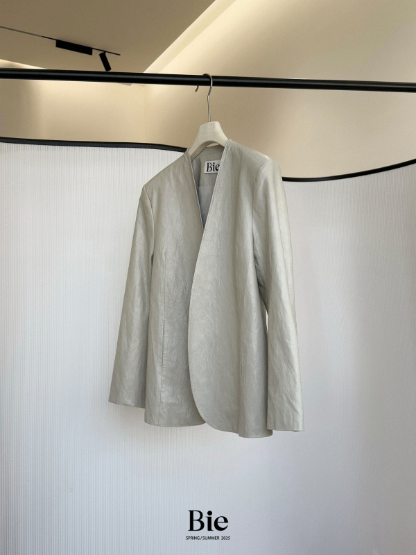 Geacă de piele ecologică PU, fără guler, croială lejeră, mâneci lungi, lungime medie (65–80 cm)