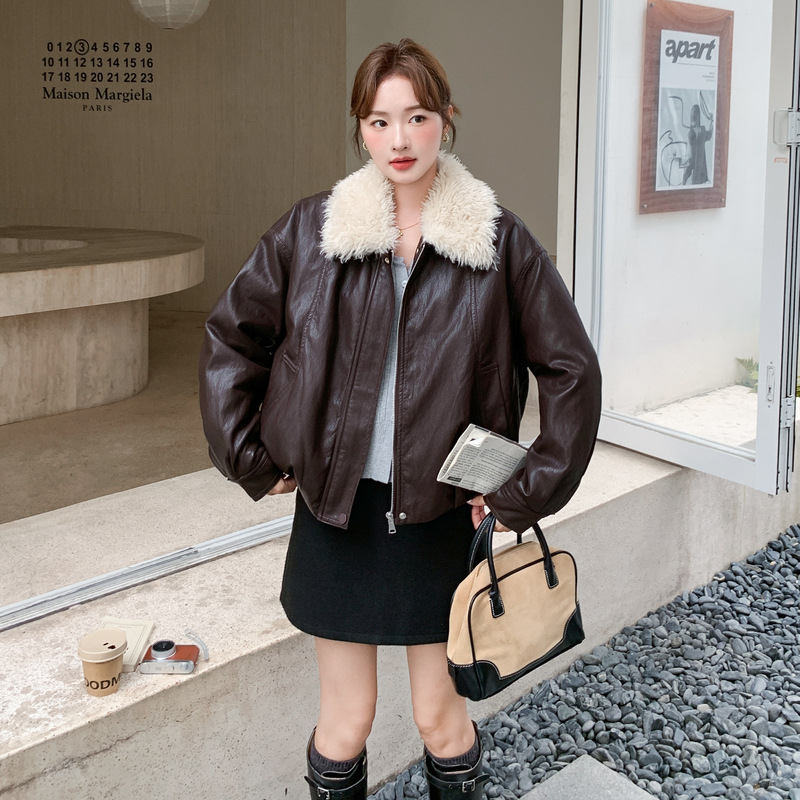Jachetă din PU imitatie de piele cu rever și guler din blană artificială, fermoar, poliester, Iarna 2025
