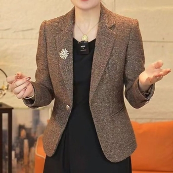 Дамски малък костюм: късо сако с поло яка, без ръкави, Chenille плат, еластан 80–90%, единично закопчаване