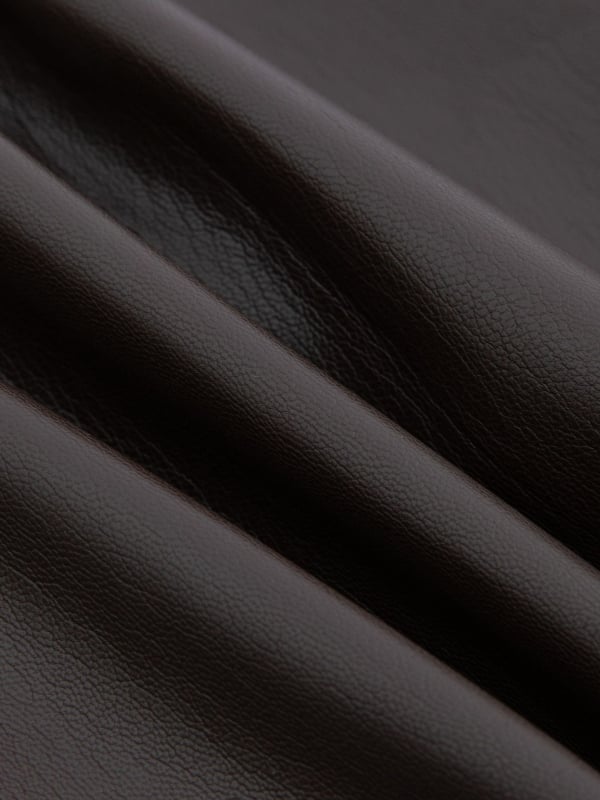 PU kožna jakna, batwing kroj, polo ovratnik, zatvaranje zipom, regularna duljina 50–65 cm