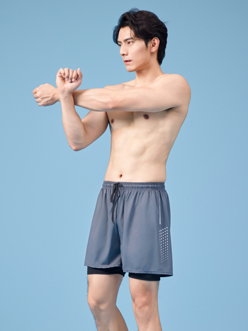 Muške plivačke šorceve s dvostrukim slojem i brzim sušenjem, od poliestera s podlogom od poliestera, 180 g/m²